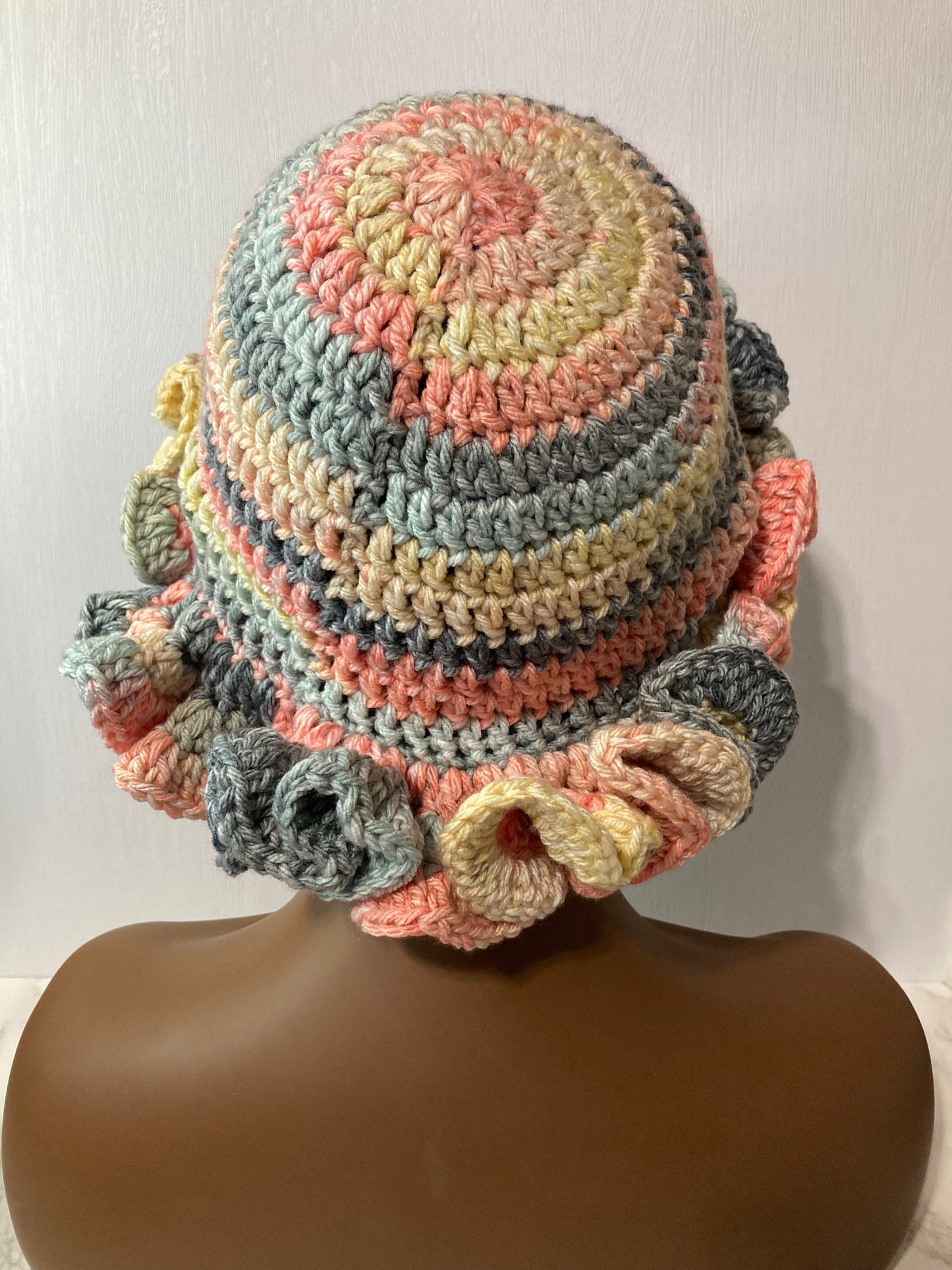 Lite Ruffle Brim Crochet Hat - City